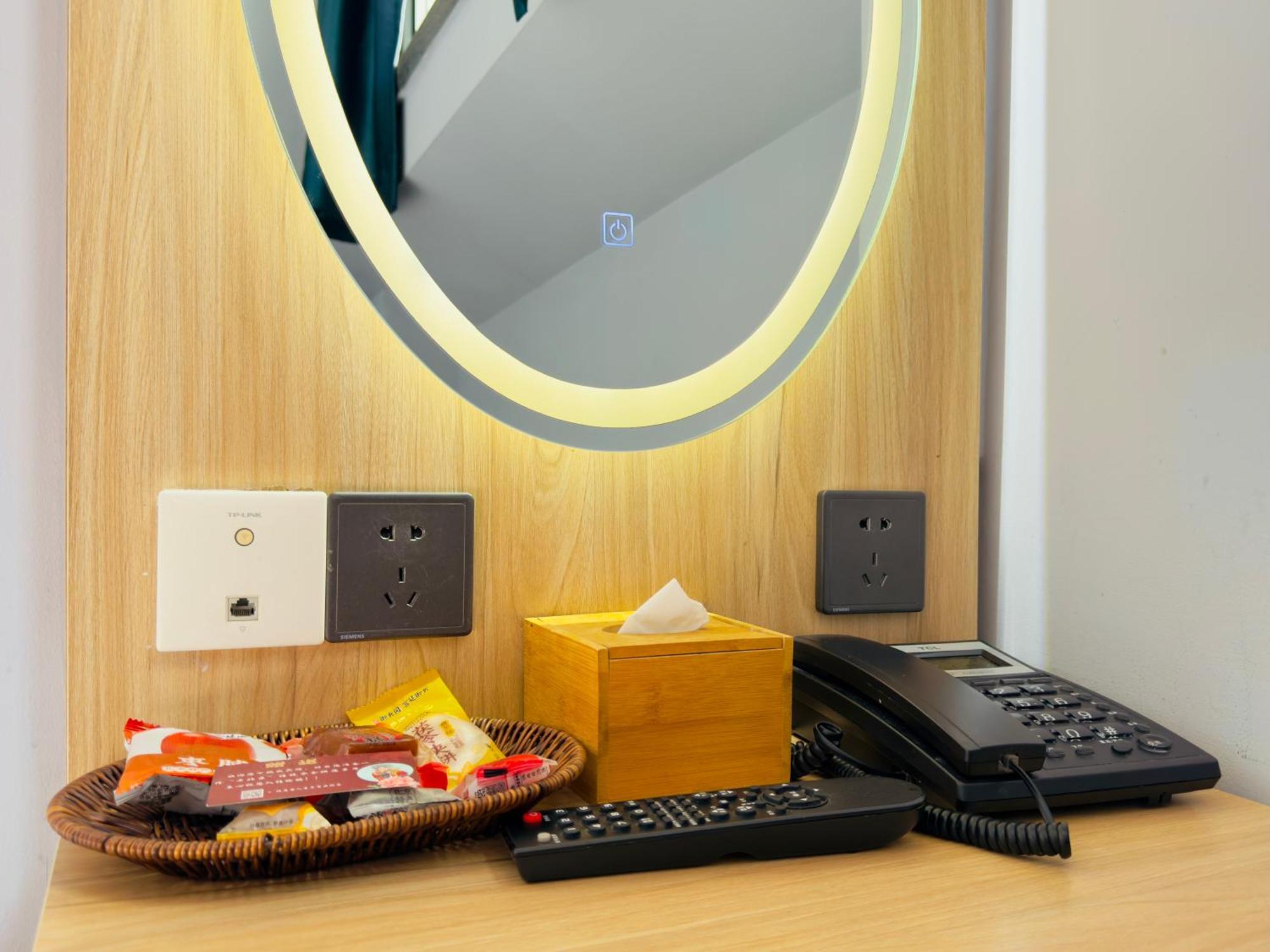 Beijing Dongdan Hotel Near Wangfujing Street,Tian'Anmen Square,The Forbidden City,Free Self-Service Laundry Room Exterior photo